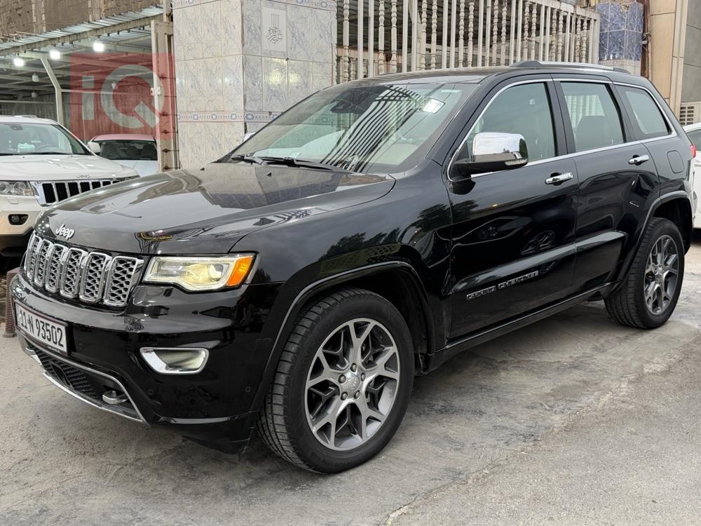 جیپ گراند شیرۆکی